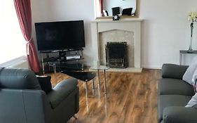 Oakleaf Apartment